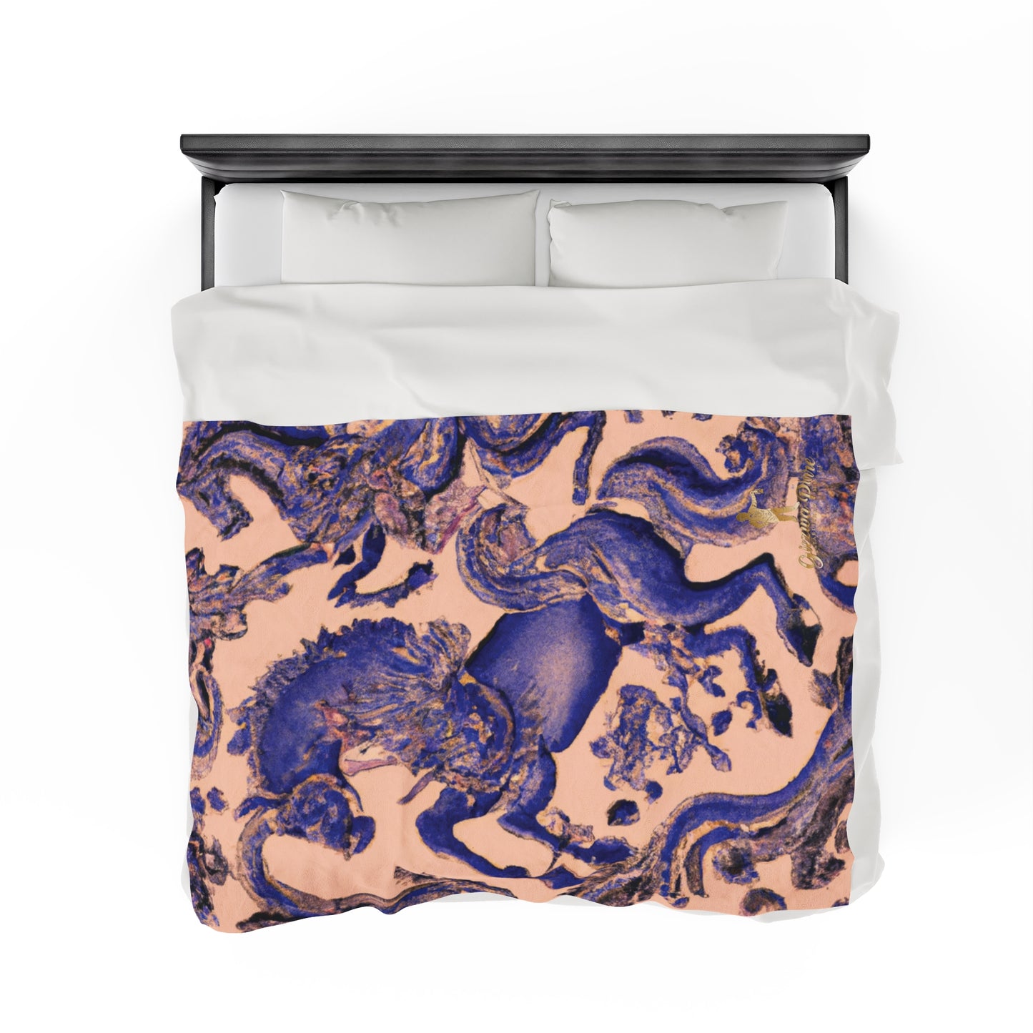 The Plush Horse Blanket - GIEZWA PIERRE